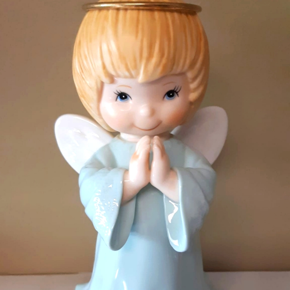 NIB Classic Treasures Porcelain Collectable Praying Angel Figurine